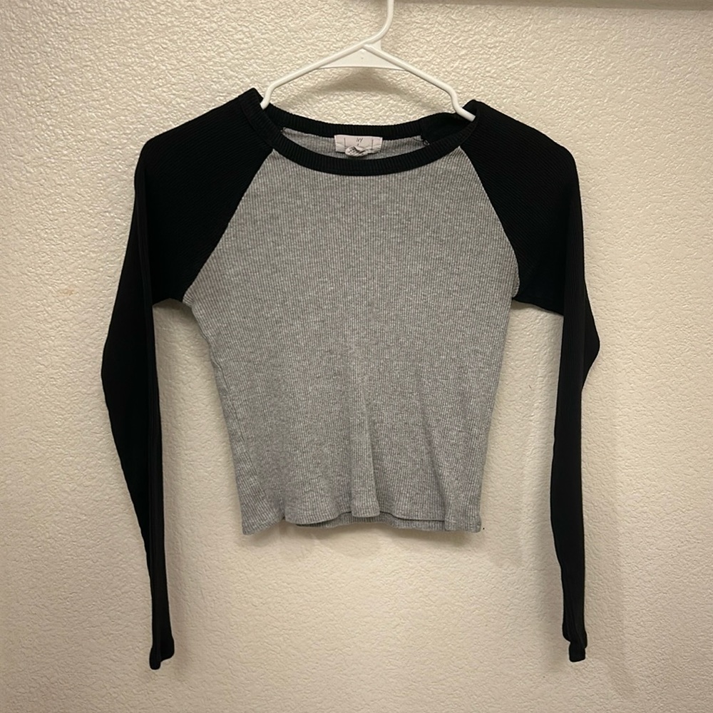 IVY & MAIN Rib Womens Raglan Tee